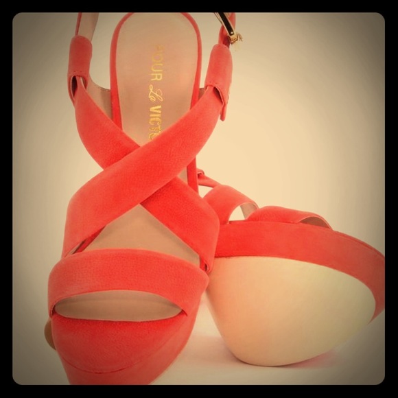 Pour La Victoire Shoes - Gorgeous Coral Platform Sandals